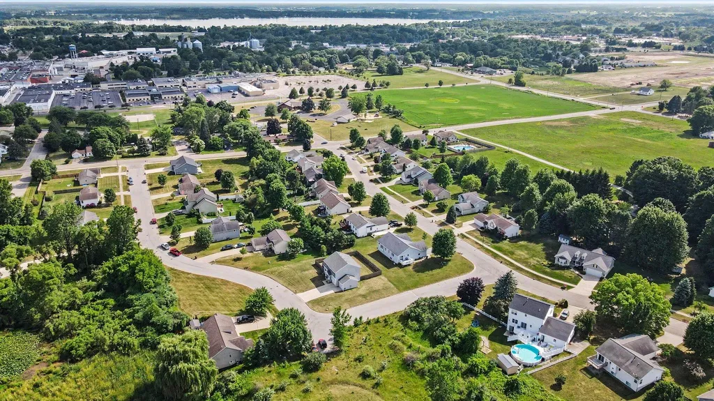 853 N Michigan Avenue Fremont City MI 49412