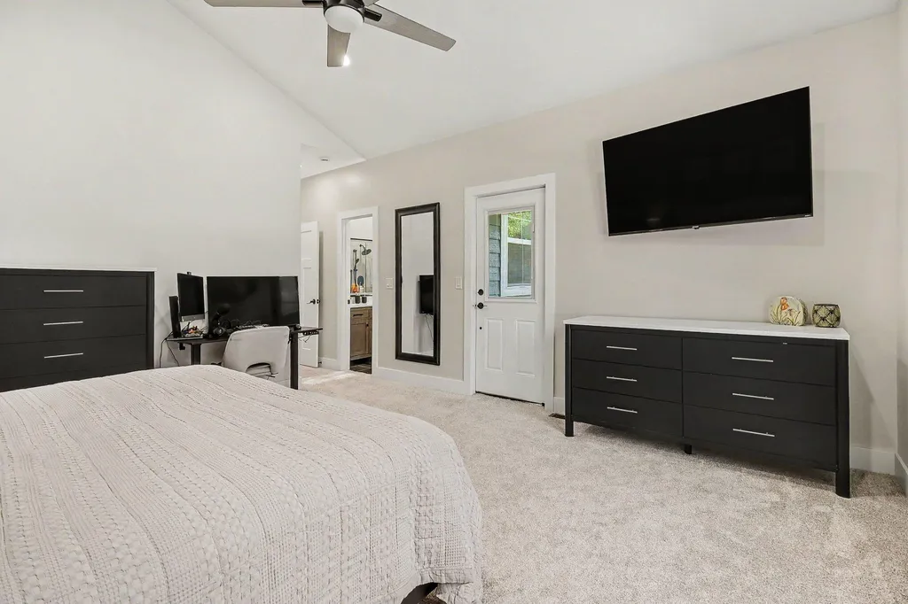 20 Kenneth Street Pentwater Village MI 49449