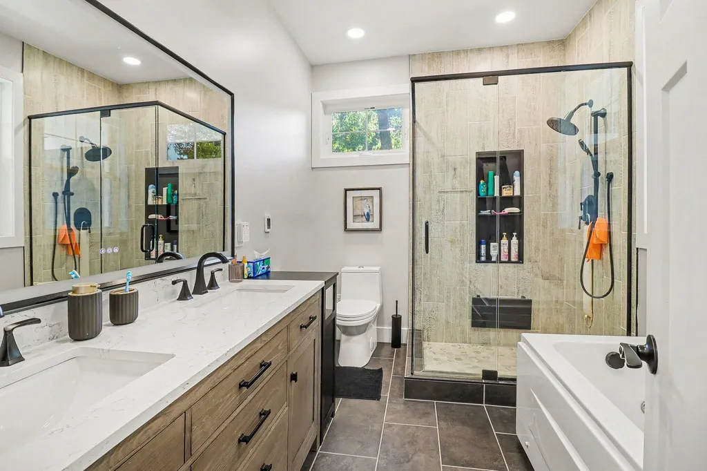 20 Kenneth Street Pentwater Village MI 49449