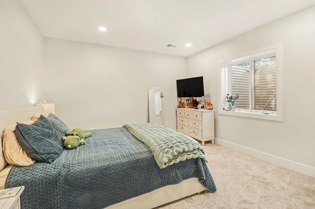 20 Kenneth Street Pentwater Village MI 49449
