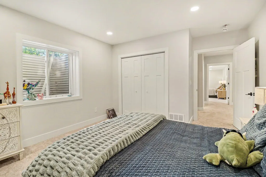 20 Kenneth Street Pentwater Village MI 49449