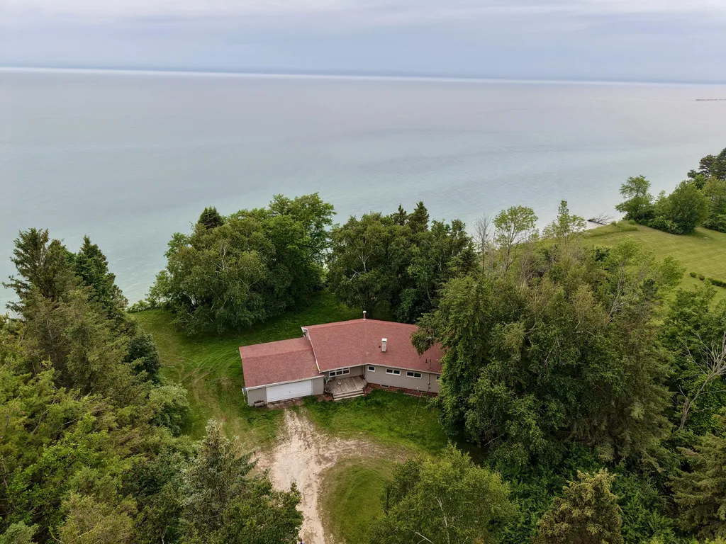 4771 S Lakeshore Drive Summit Township MI 49431