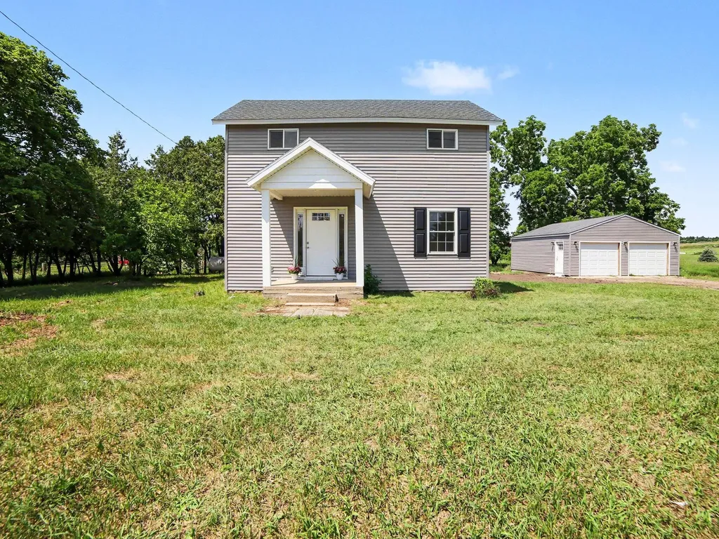 910 W Bradshaw Road Riverton Township MI 49454
