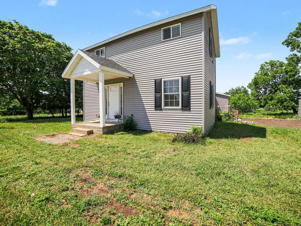 910 W Bradshaw Road Riverton Township MI 49454