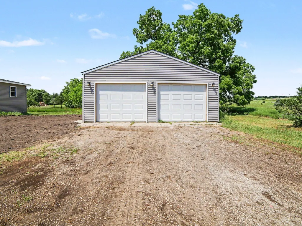 910 W Bradshaw Road Riverton Township MI 49454