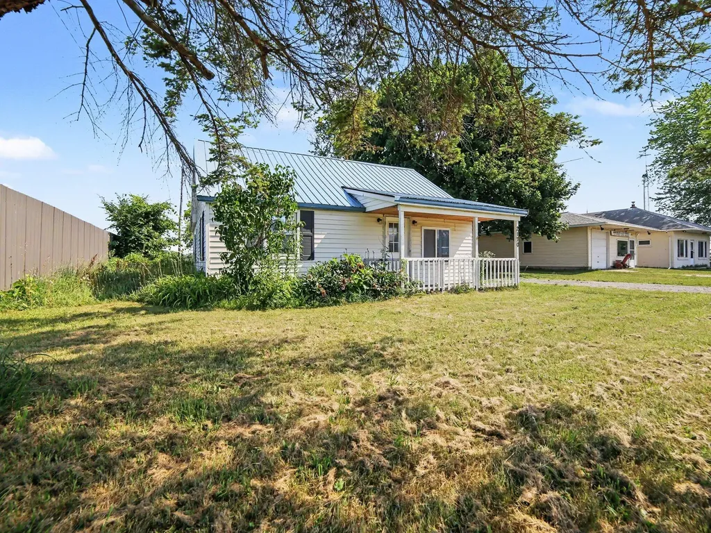 2170 E Us Highway 10 Custer Village MI 49405