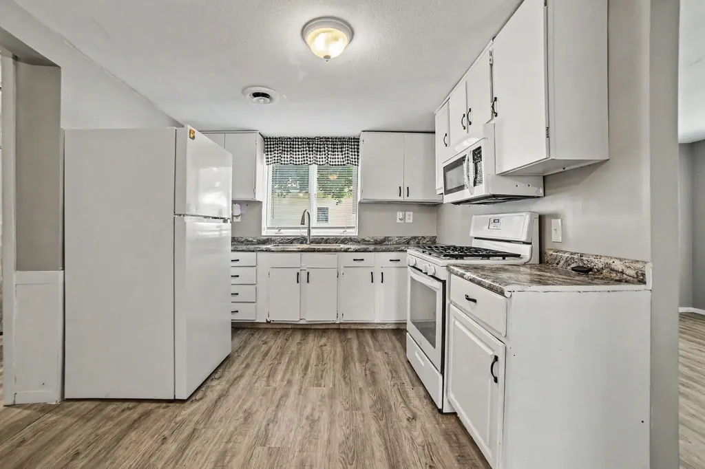 2170 E Us Highway 10 Custer Village MI 49405