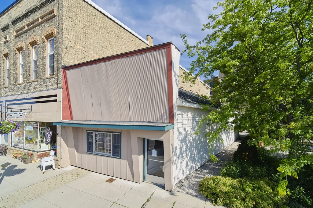 323 River Street Manistee City MI 49660