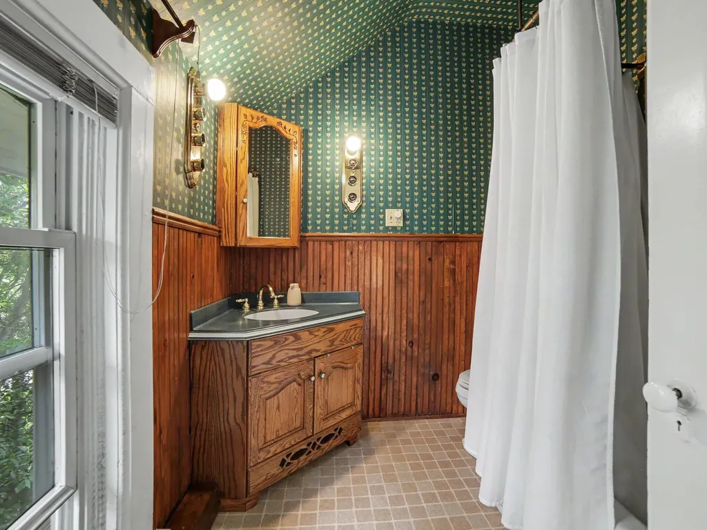 302 E Court Street Ludington City MI 49431