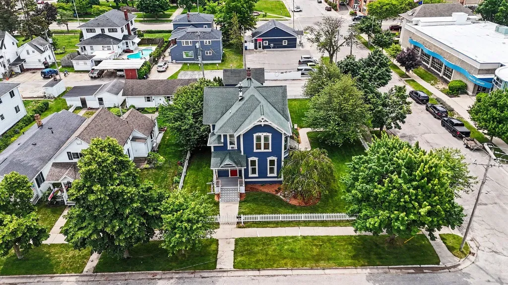 302 E Court Street Ludington City MI 49431