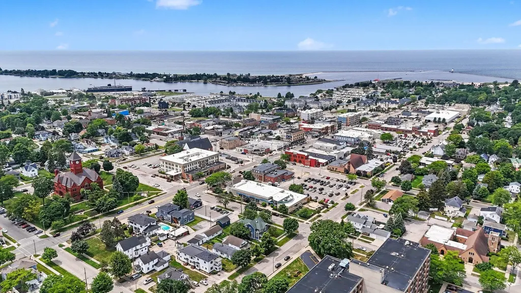 302 E Court Street Ludington City MI 49431