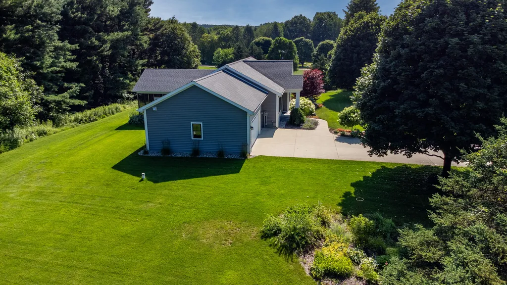 2232 W East Hill Drive Shelby Township MI 49446