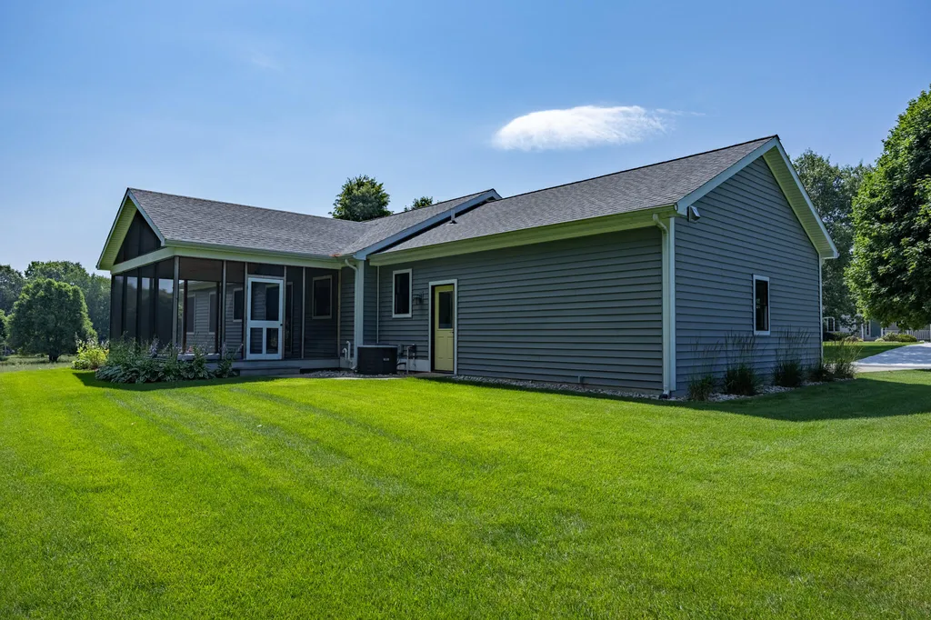 2232 W East Hill Drive Shelby Township MI 49446