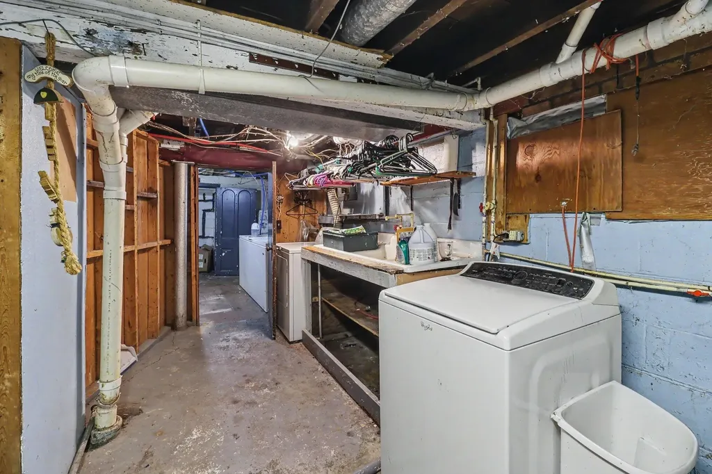 263 10th Street Manistee City MI 49660