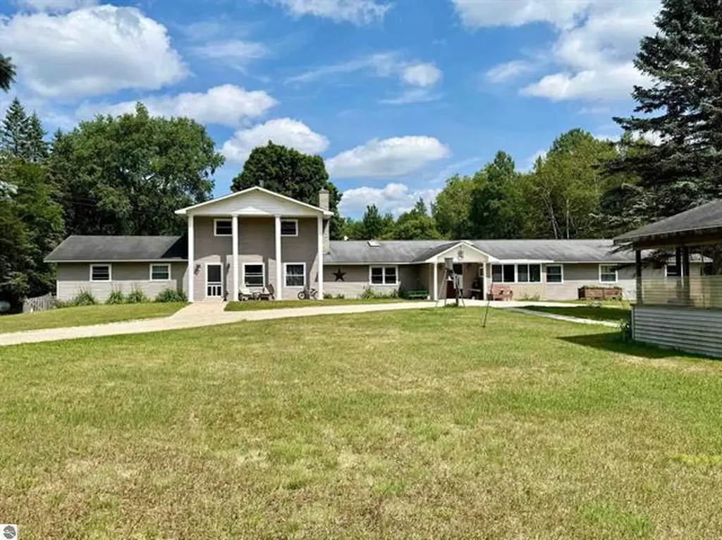 2035/2085 S 33 1/2 Road Selma Township MI 49601