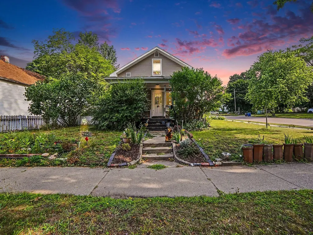 215 E Melendy Street Ludington City MI 49431