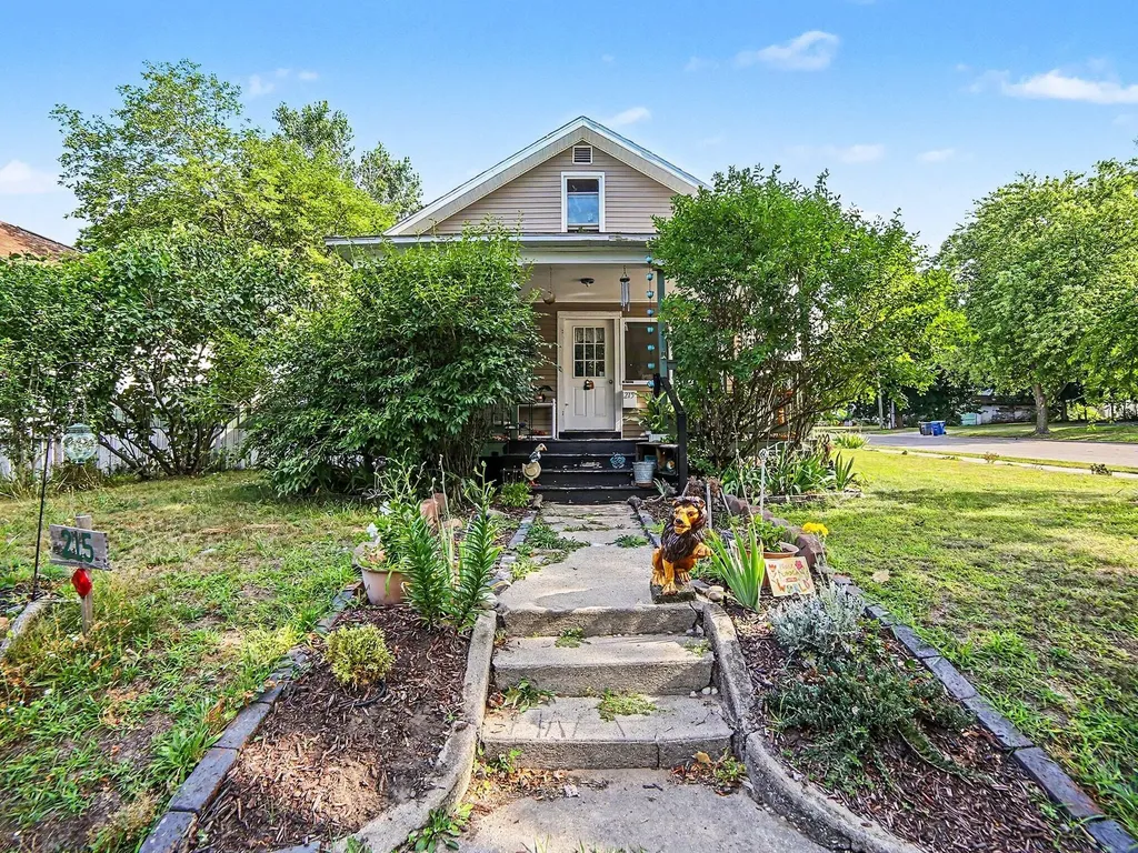 215 E Melendy Street Ludington City MI 49431