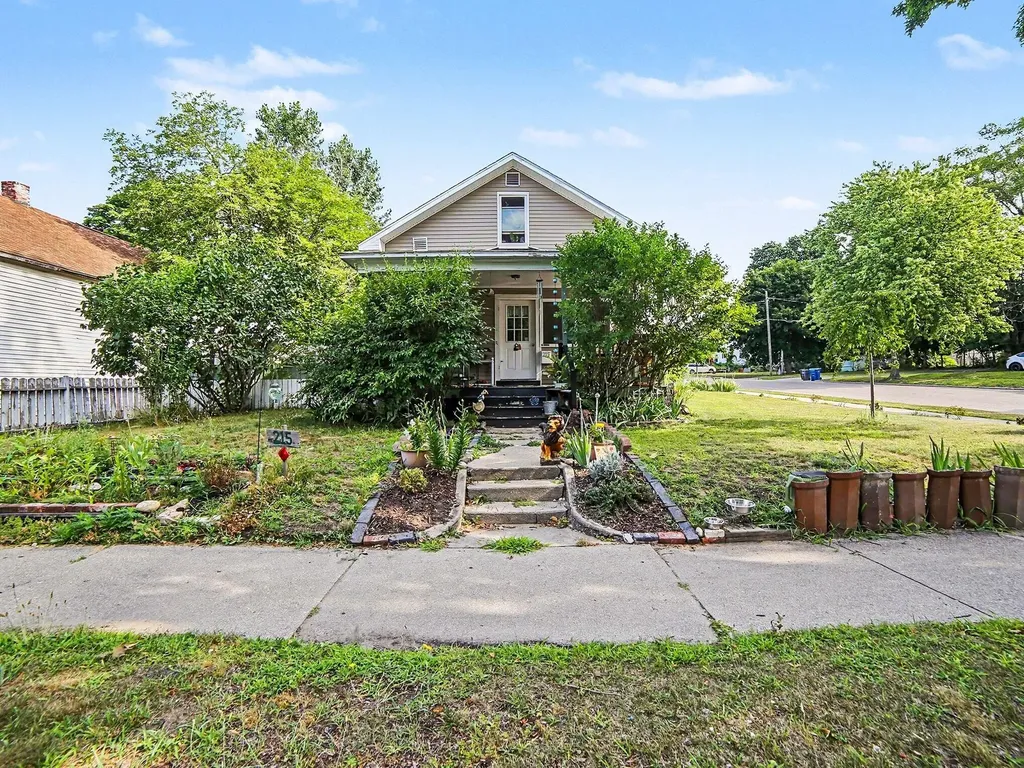 215 E Melendy Street Ludington City MI 49431