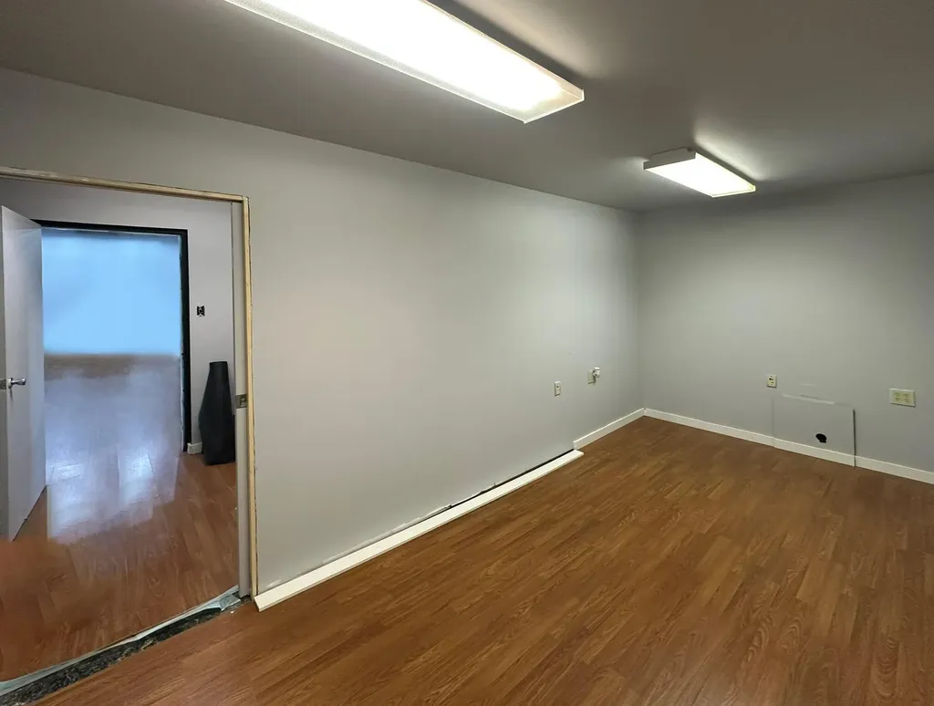 4413 W Kl Avenue Kalamazoo City MI 49007