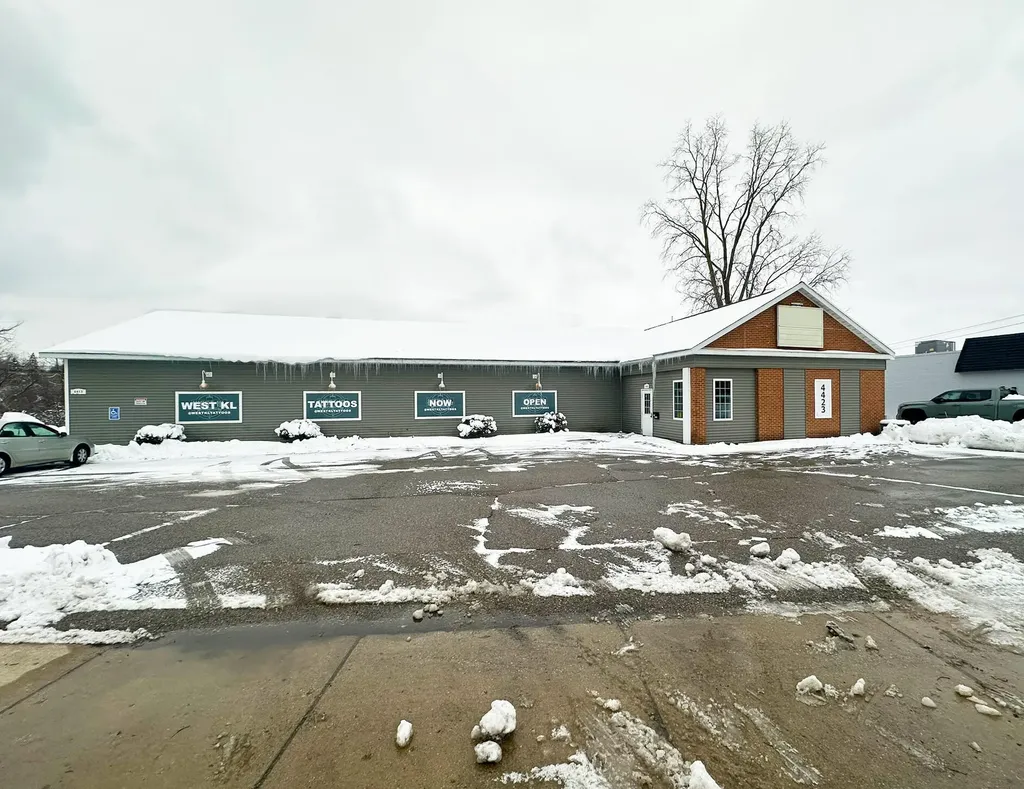 4413 W Kl Avenue Kalamazoo City MI 49007