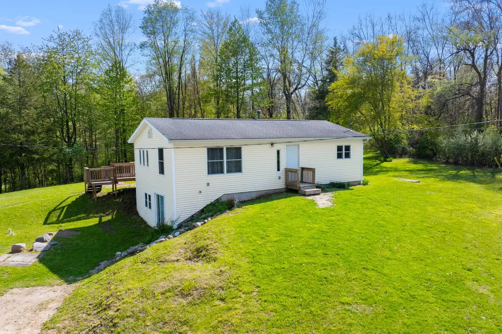 1707 W Bristol Road Barry Township MI 49046