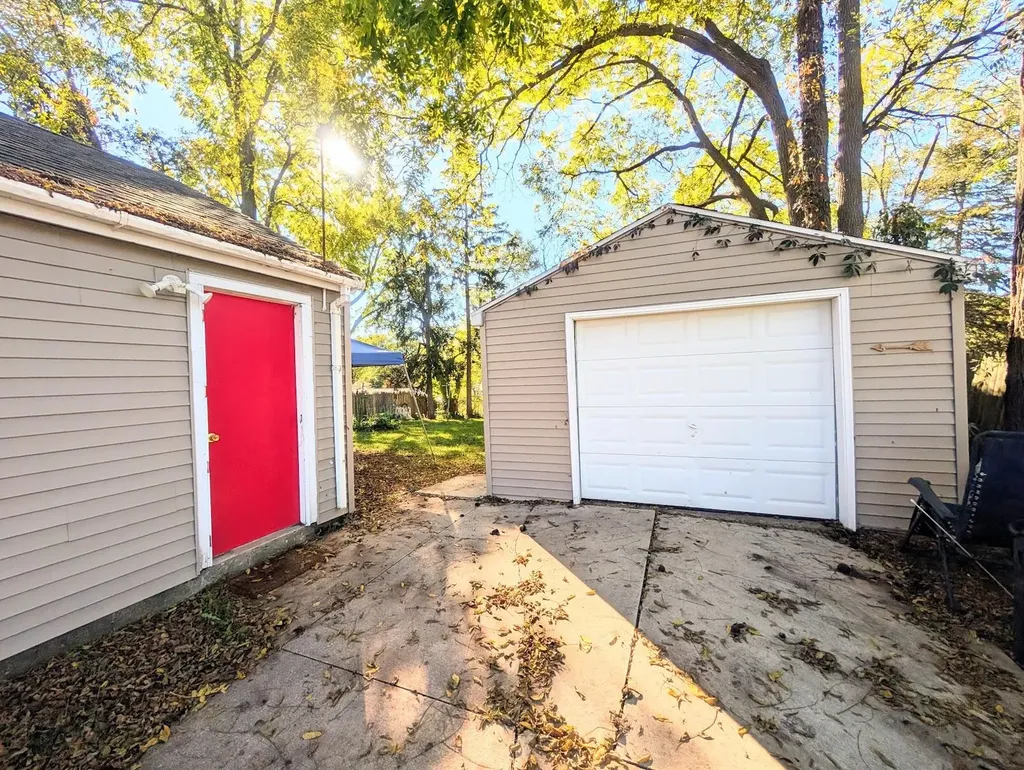 582 Riverside Drive Battle Creek City MI 49015