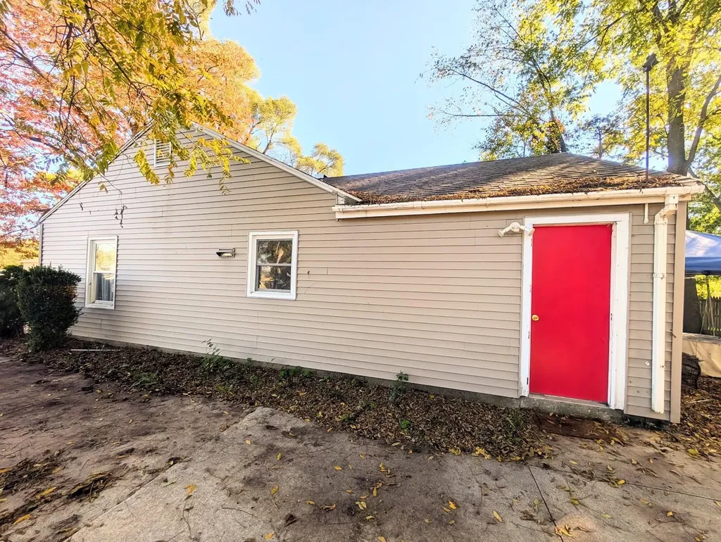 582 Riverside Drive Battle Creek City MI 49015