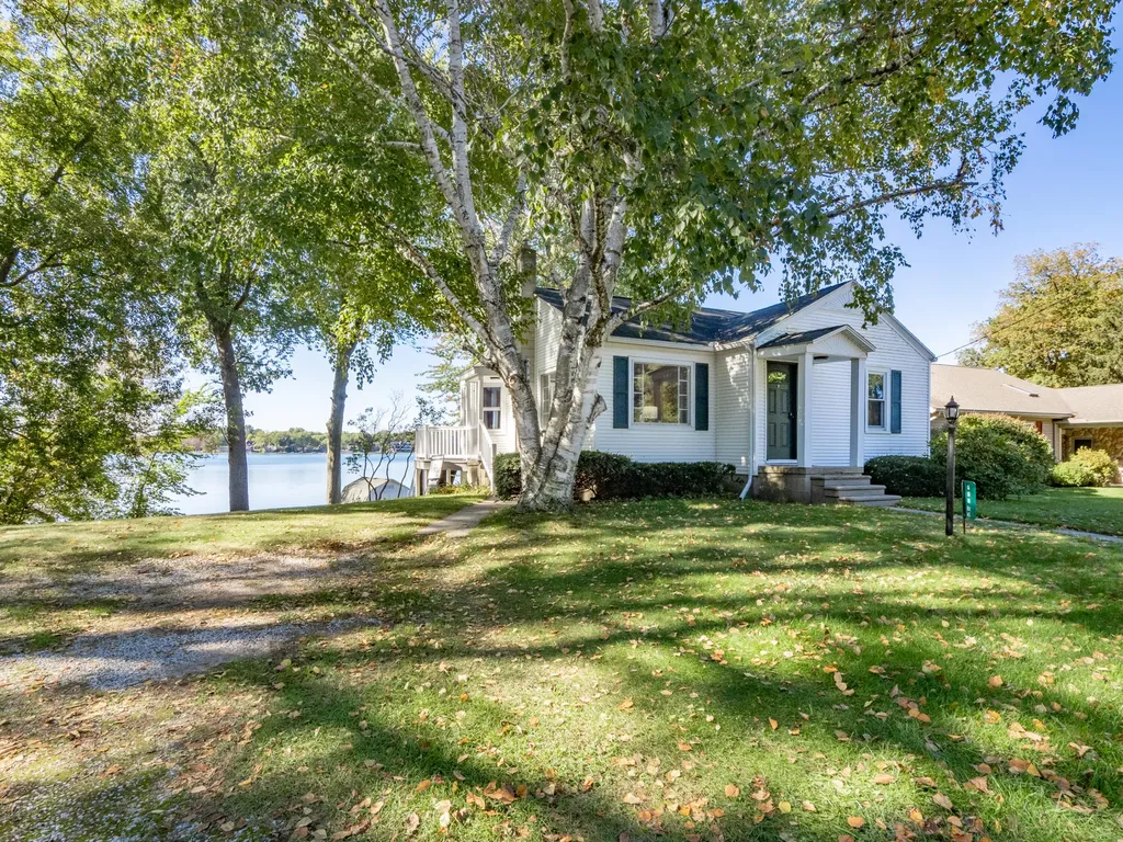 55572 N Fisher Lake Road Park Township MI 49093