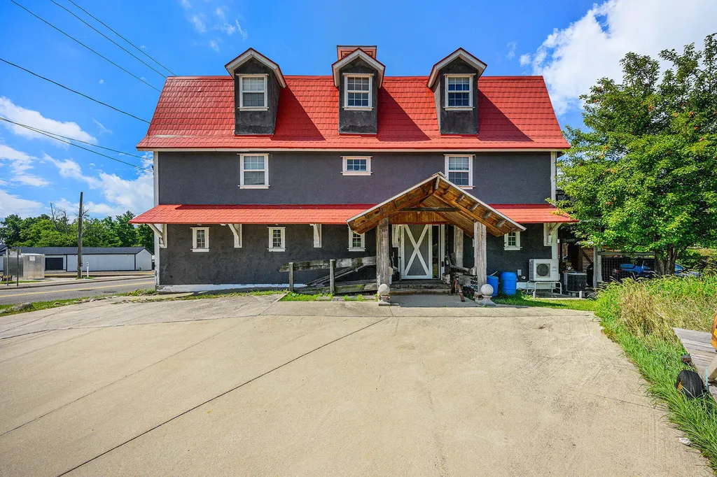 721 E Bridge Street Plainwell City MI 49080