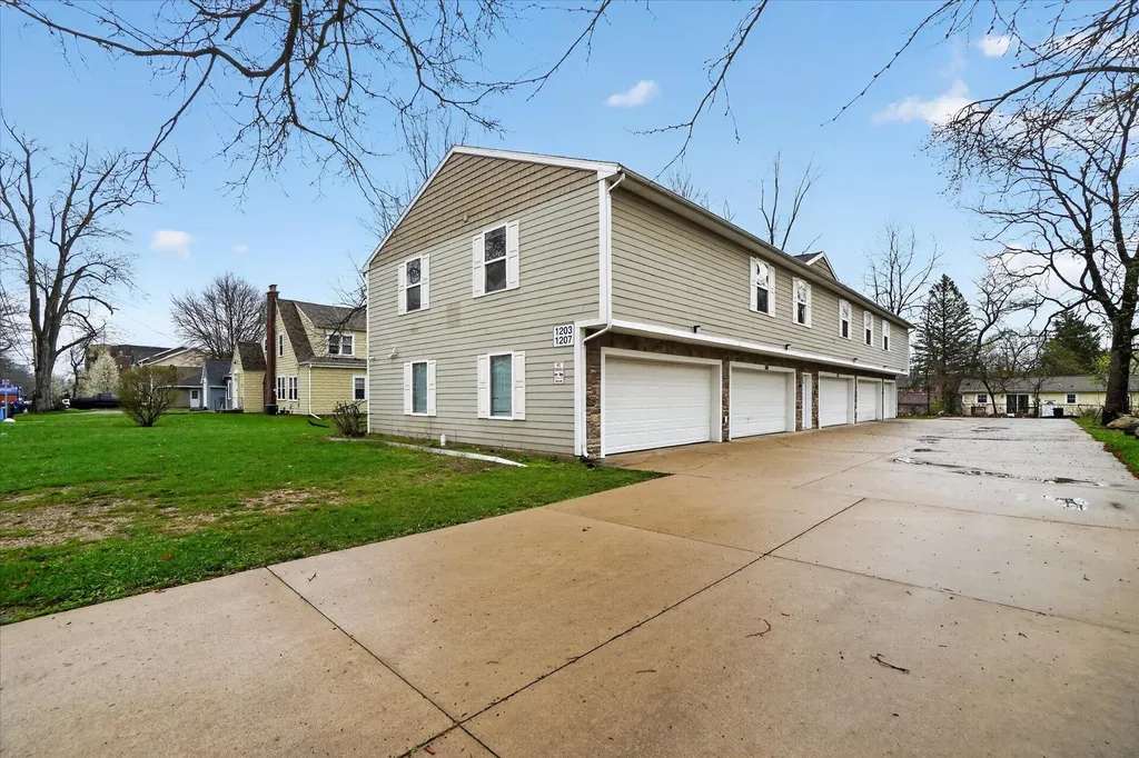 1203 Euclid Avenue Kalamazoo City MI 49006