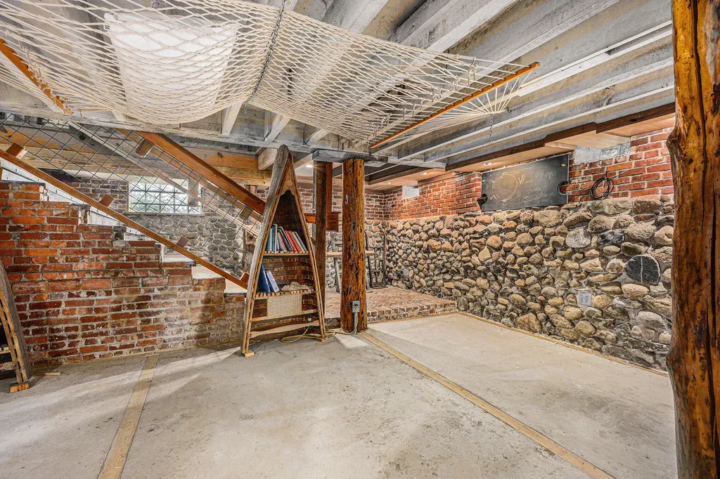 721 E Bridge Street Plainwell City MI 49080