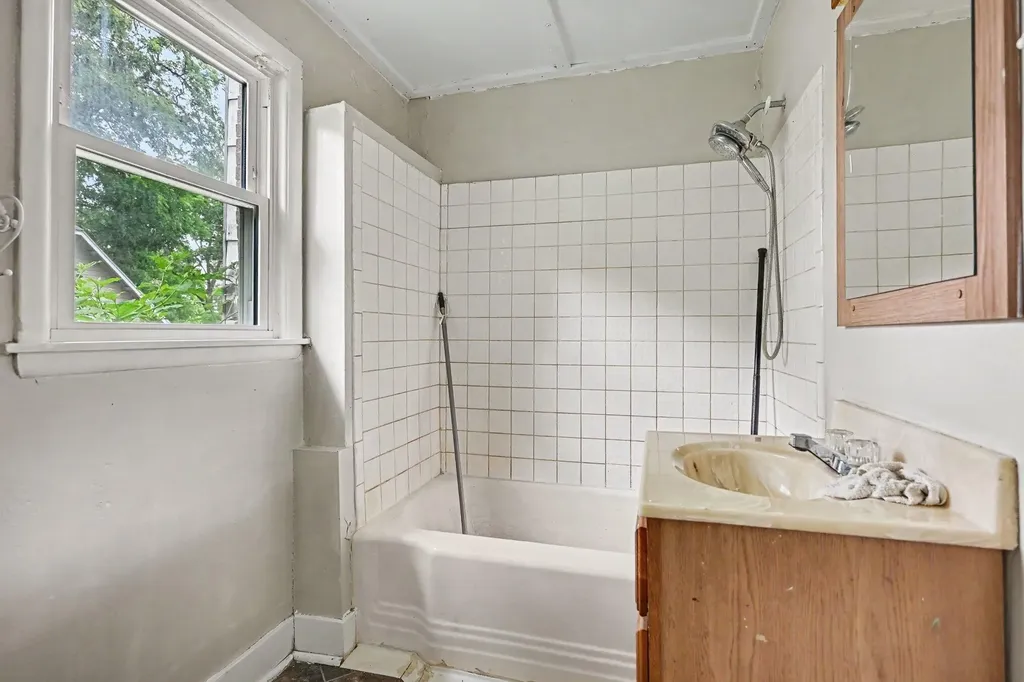 1110 Hotop Avenue Kalamazoo City MI 49048