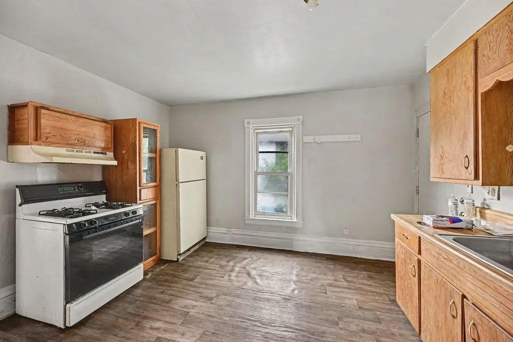 1110 Hotop Avenue Kalamazoo City MI 49048