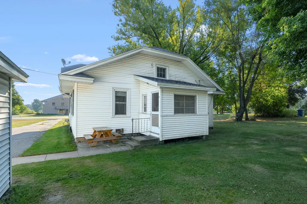 736 S Grove Street Barry Township MI 49046