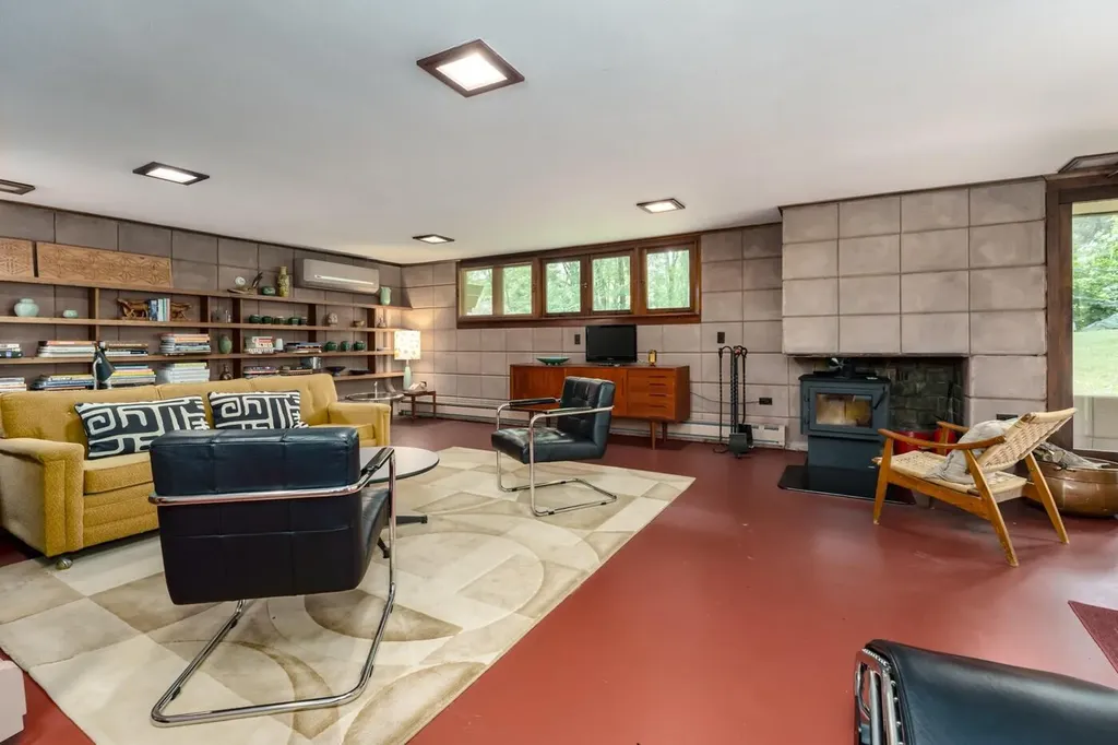 11090 Hawthorne Drive Charleston Township MI 49053