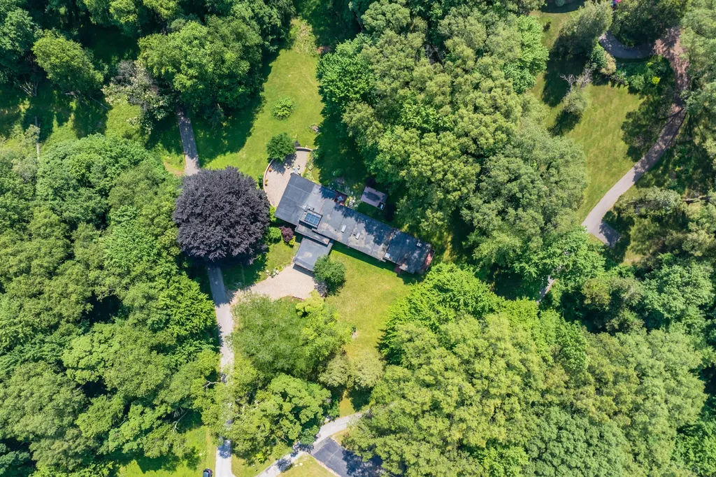 11090 Hawthorne Drive Charleston Township MI 49053