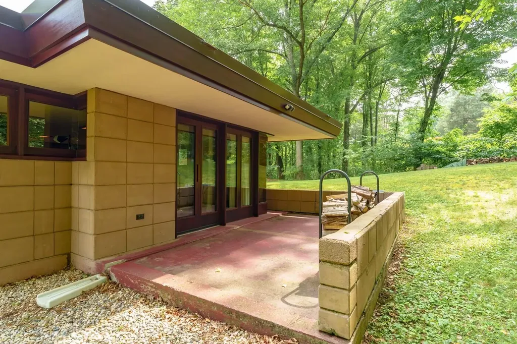11090 Hawthorne Drive Charleston Township MI 49053