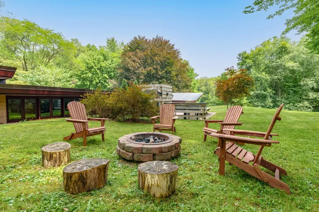 11090 Hawthorne Drive Charleston Township MI 49053
