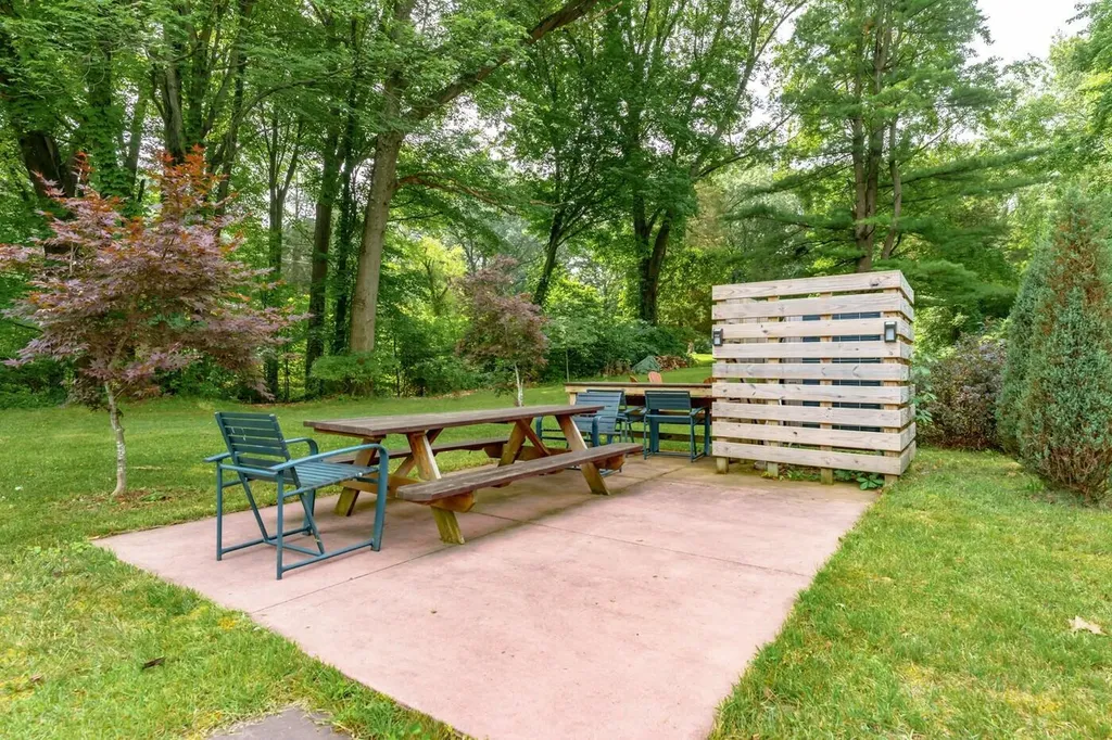 11090 Hawthorne Drive Charleston Township MI 49053