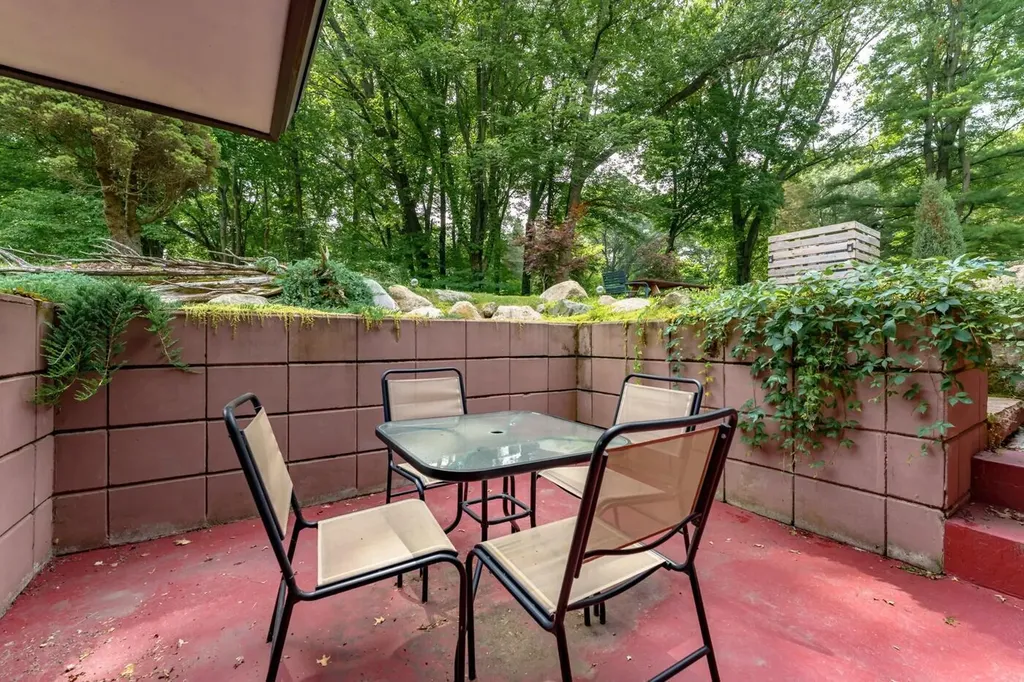 11090 Hawthorne Drive Charleston Township MI 49053
