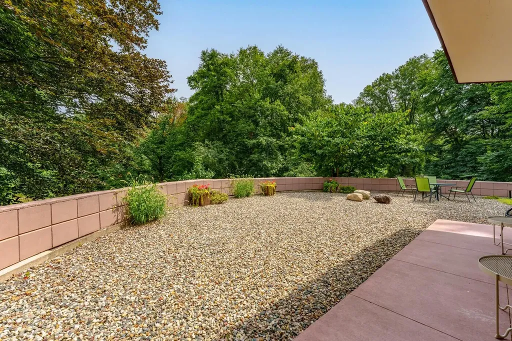 11090 Hawthorne Drive Charleston Township MI 49053