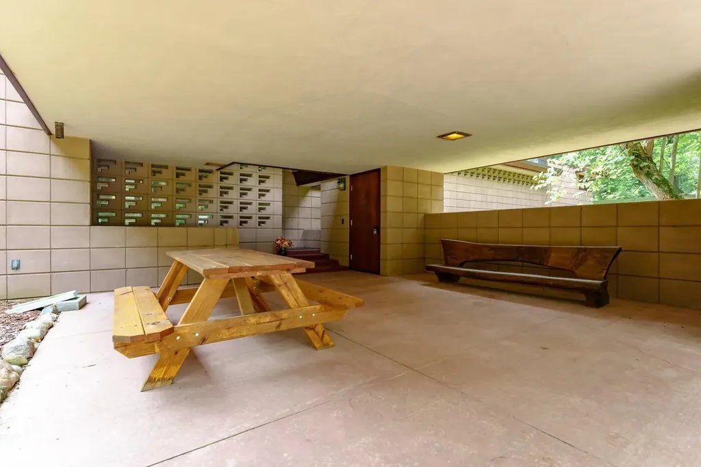11090 Hawthorne Drive Charleston Township MI 49053