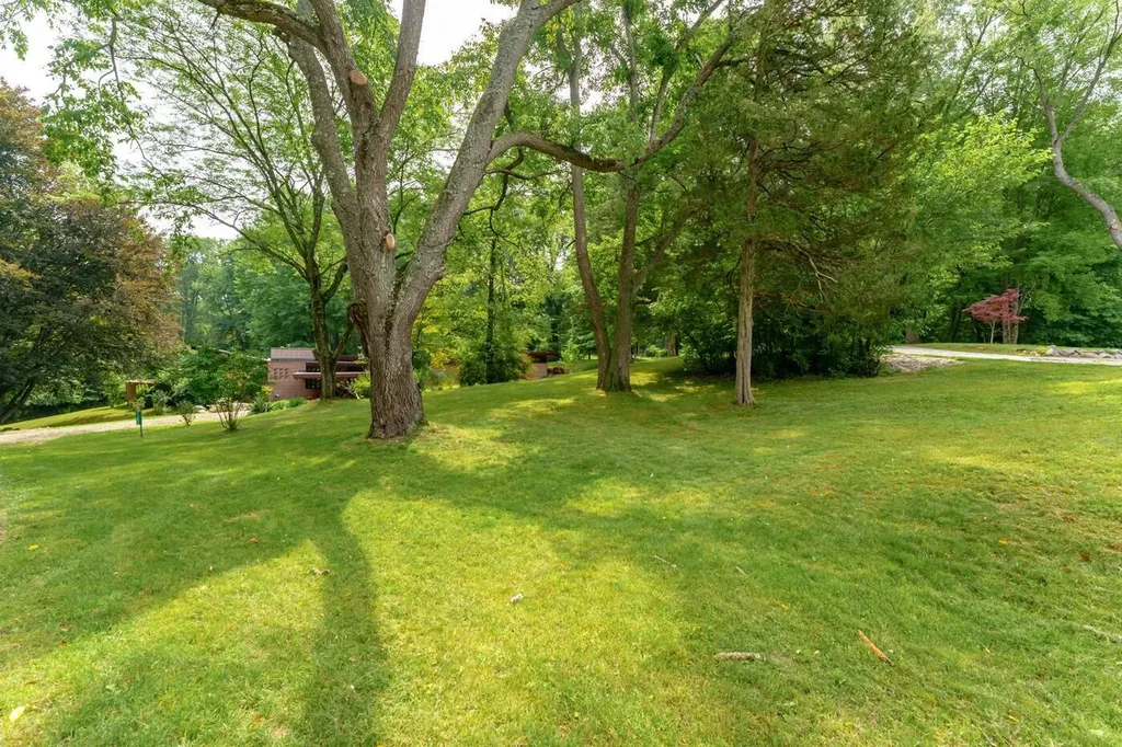 11090 Hawthorne Drive Charleston Township MI 49053
