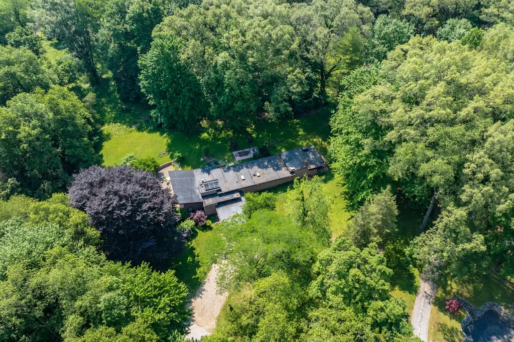 11090 Hawthorne Drive Charleston Township MI 49053