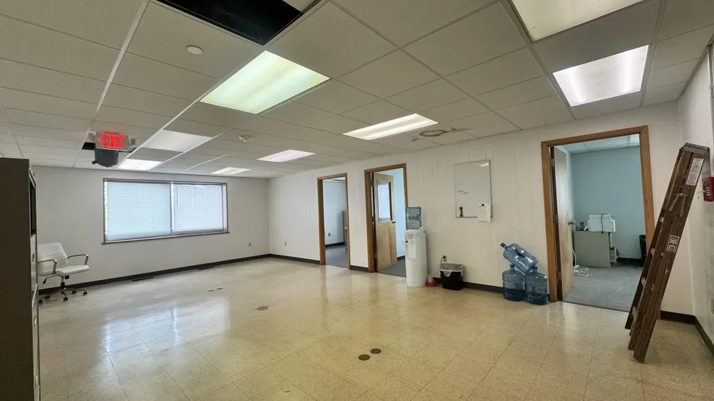 2429 N Burdick Street Kalamazoo Charter Township MI 49007