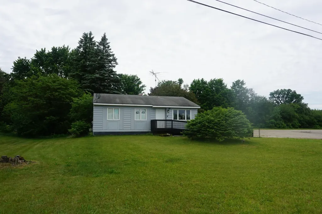 23913 Red Arrow Highway Antwerp Township MI 49071