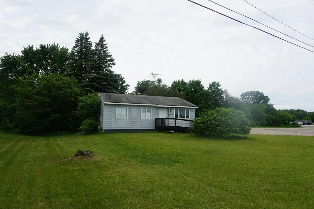 23913 Red Arrow Highway Antwerp Township MI 49071