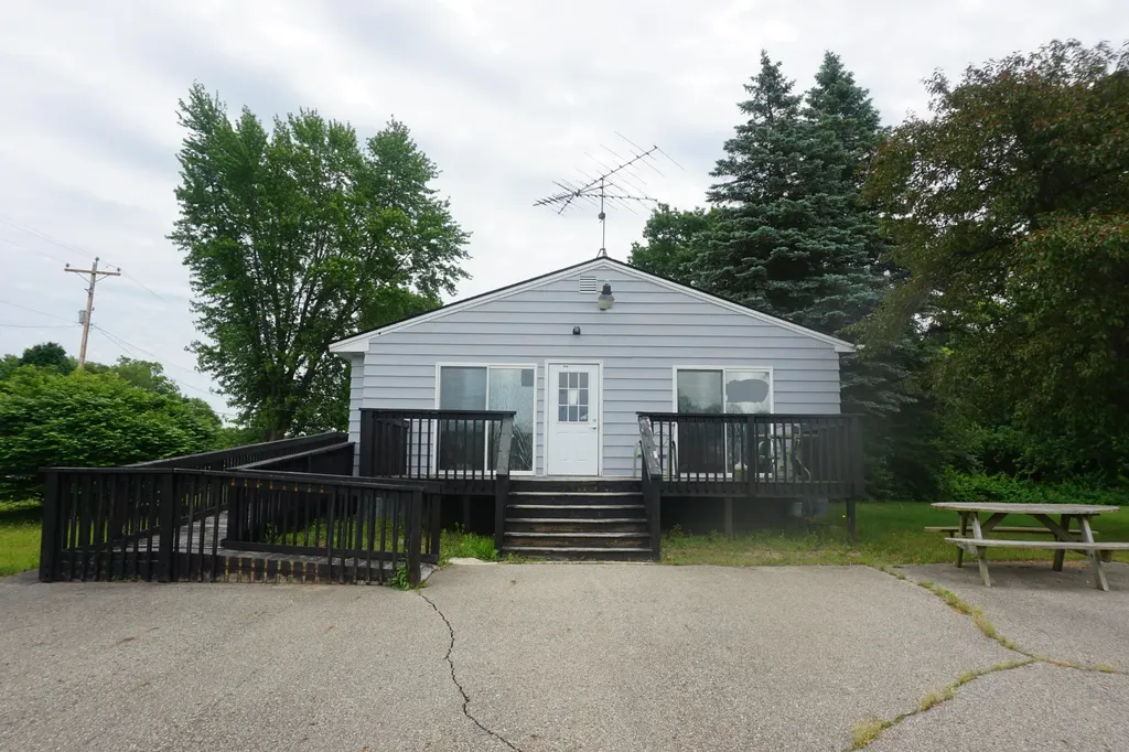 23913 Red Arrow Highway Antwerp Township MI 49071