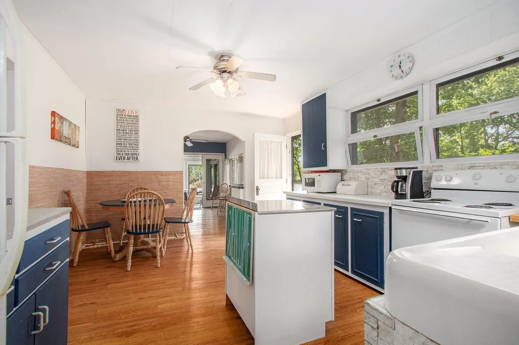 14931 Bachelor Island Buchanan Township MI 49107