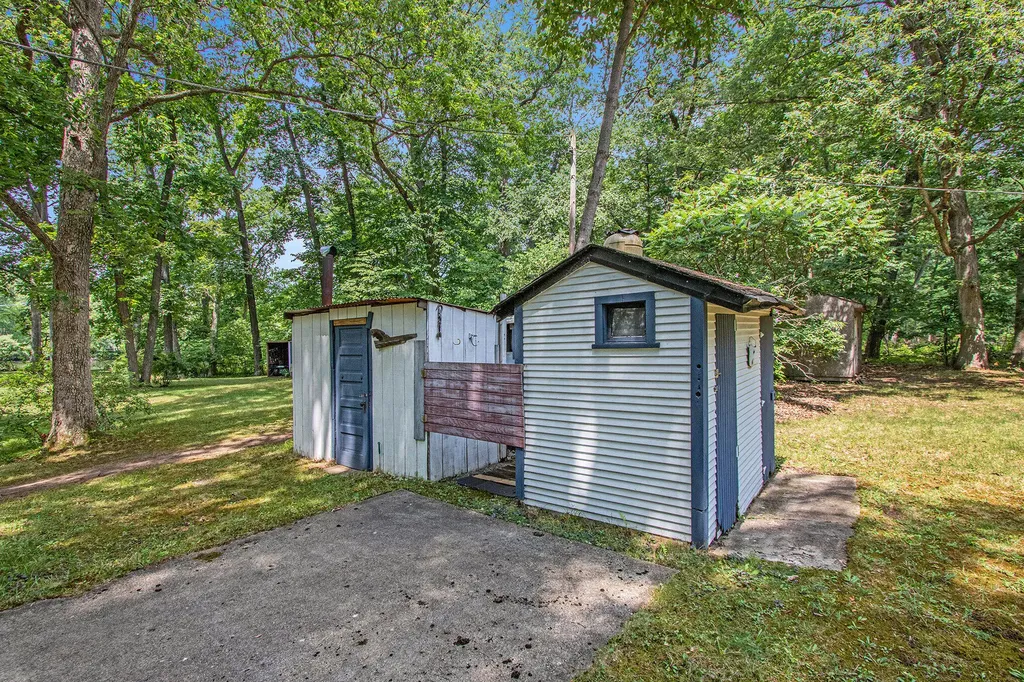 14931 Bachelor Island Buchanan Township MI 49107
